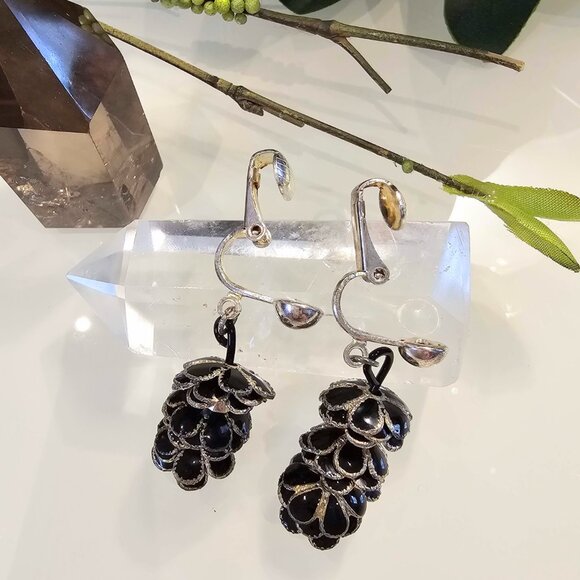 Vintage Black and Silver Flower Drop Clip-on Earrings - Picture 2 of 5